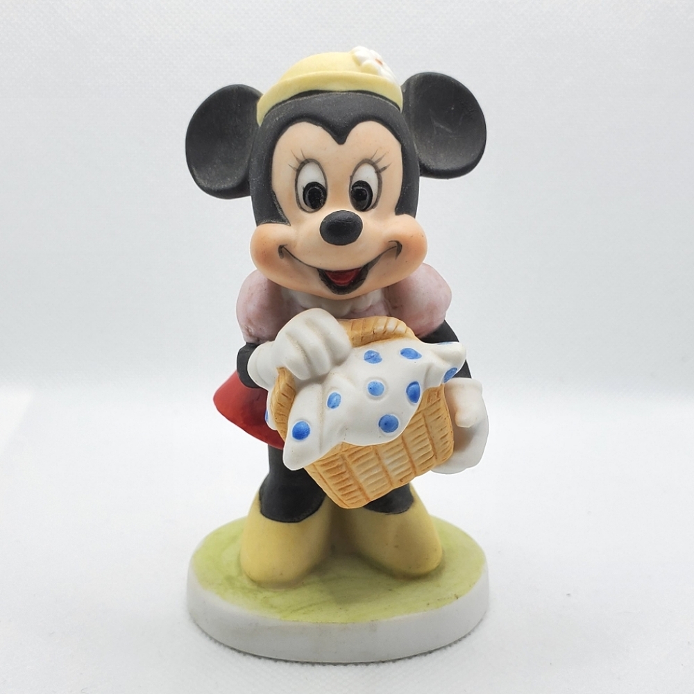 Vintage 4" Minnie Mouse with Picnic Basket Walt Disney Productions Figurine